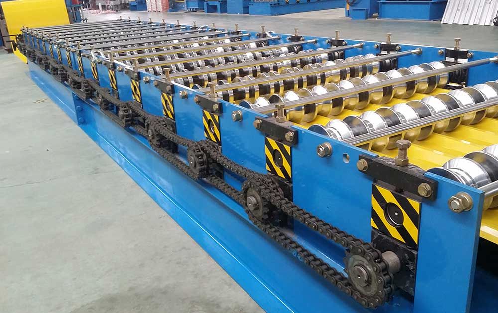 Mexico Roofing Sheet Roll Forming Machine (YX25-144-1000)